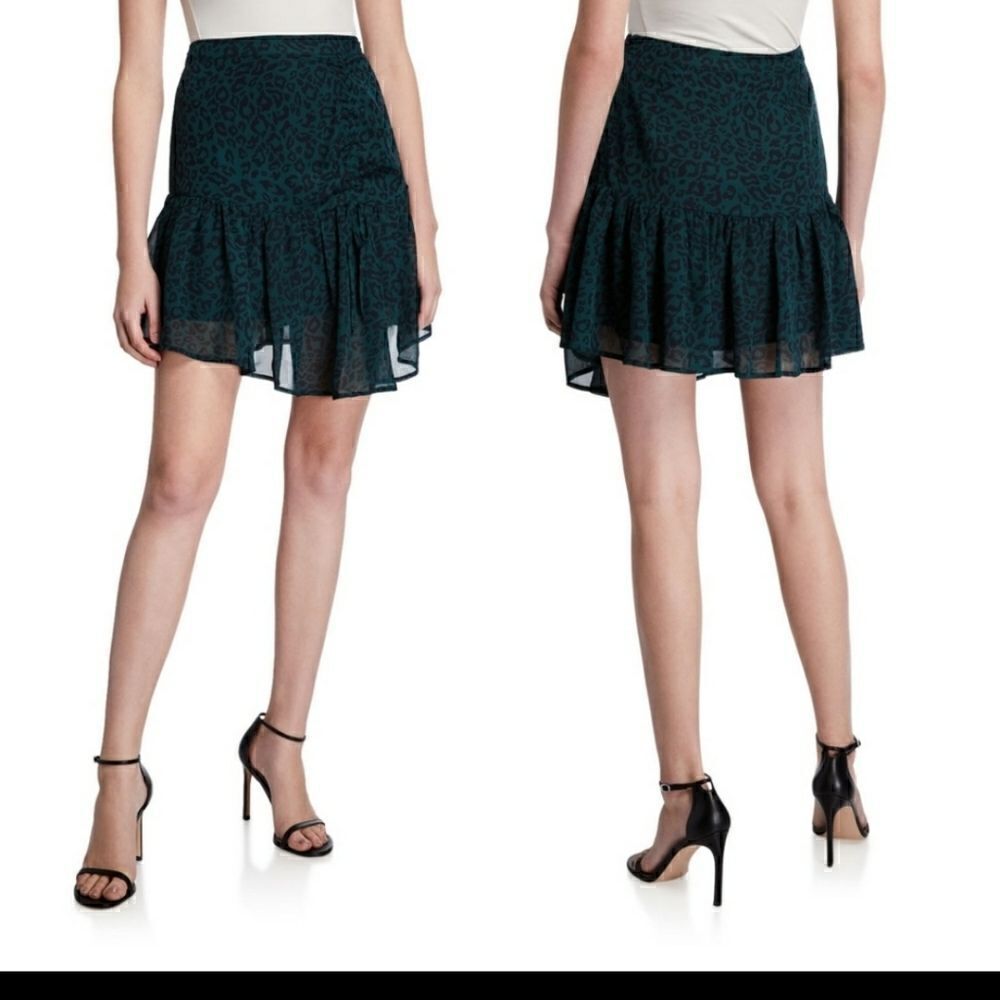 MOON RIVER Green Navy Leopard Mini Skirt